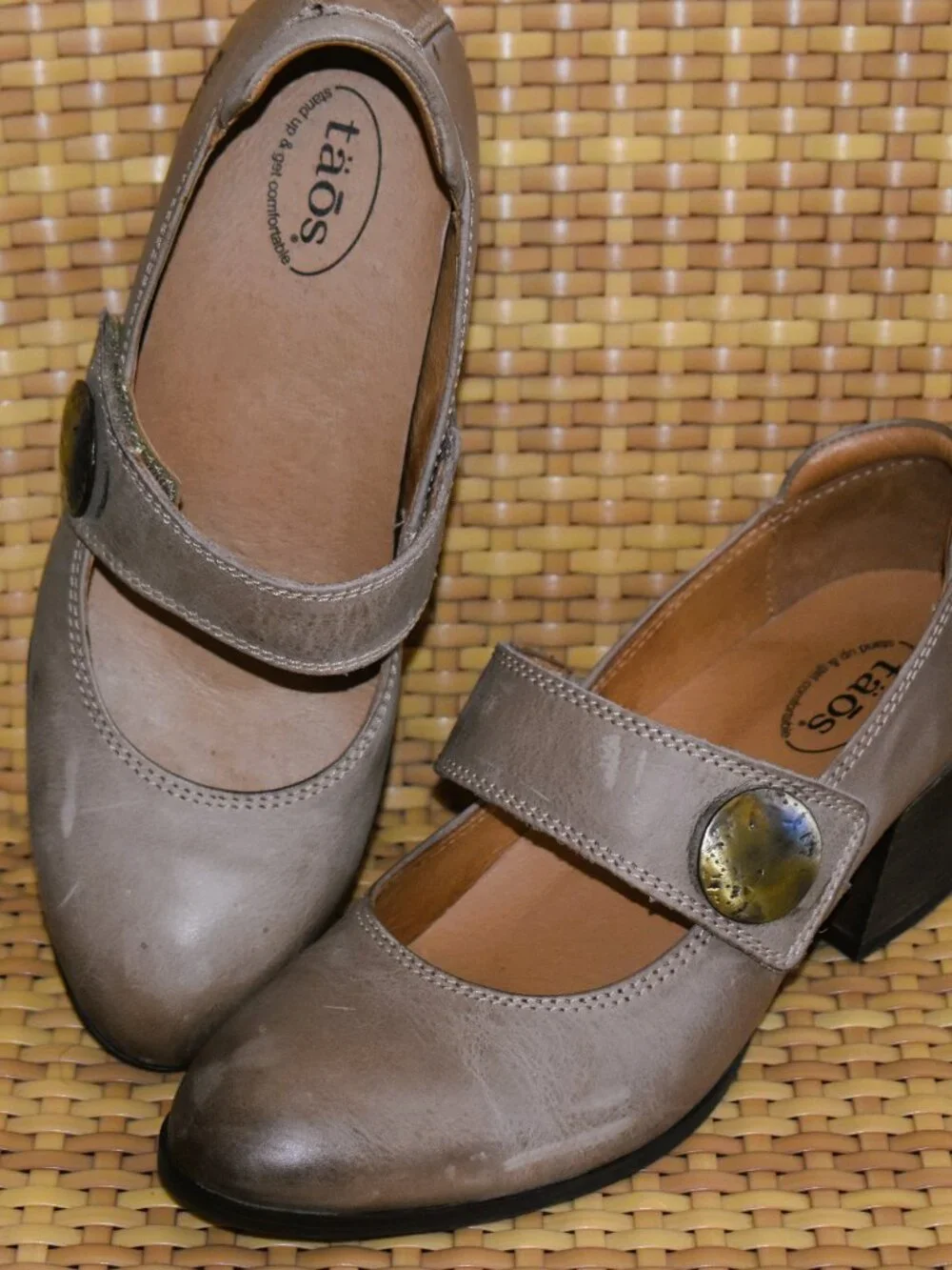 Taos Footwear ultimate dark